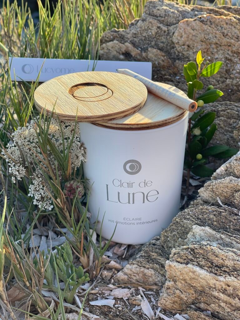 Bougie avec de la cire à l'intérieur. Comment enlever de la cire de bougie sur la terre